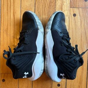 Under Armour Jet 21 Basketball Shoes Sneakers - Size 4Y - 3024794-001 Black